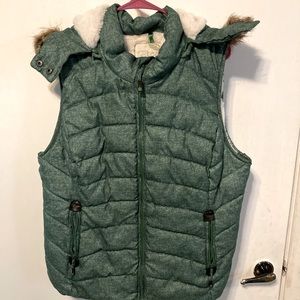 Very soft. No damage or stains. No smoking or pets in home.